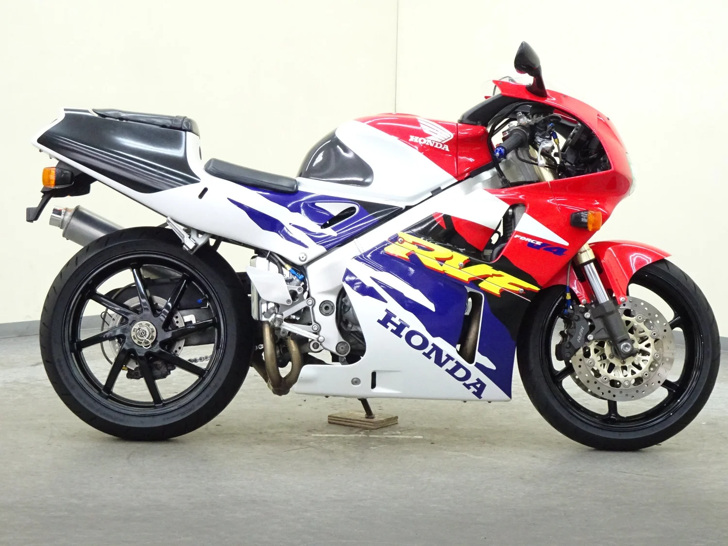 Honda RVF400 NC35