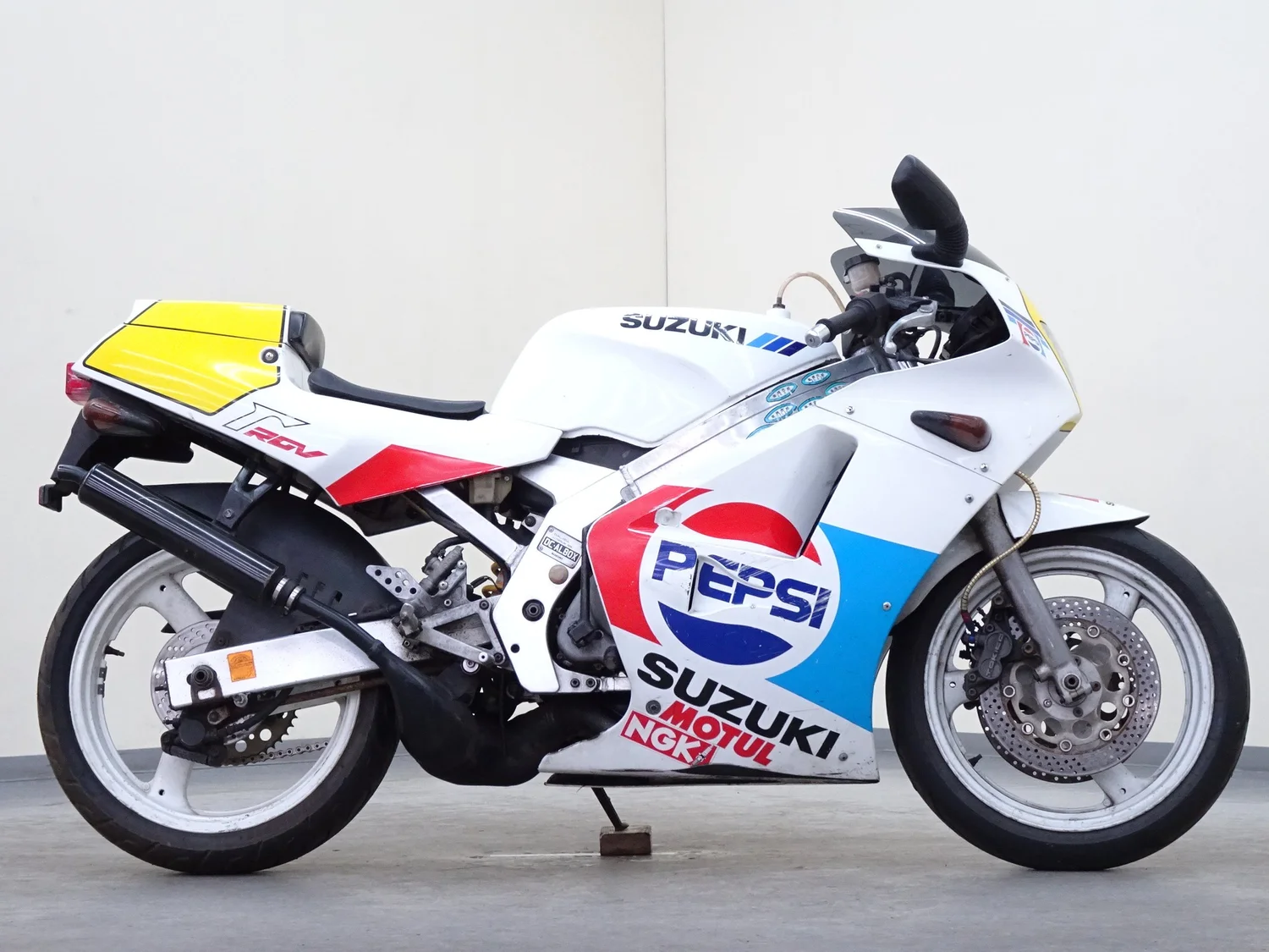 Suzuki RGV250 VJ21