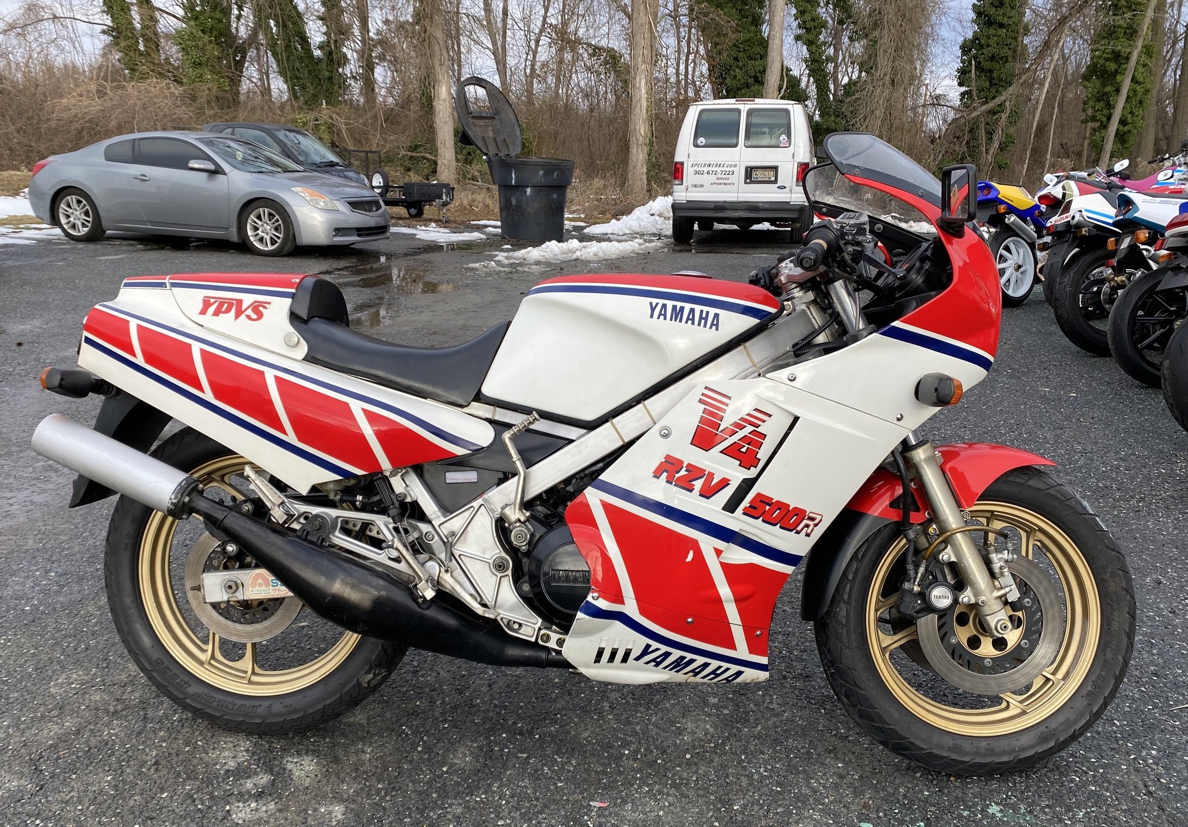 Yamaha RZV500R